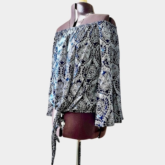 Elan Blue & White Patterned Long Sleeve Tie Front Blouse Size S - Picture 2 of 8